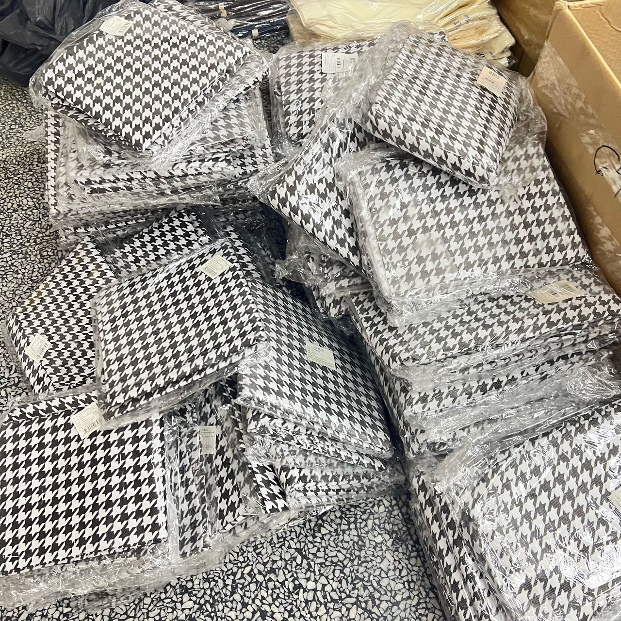 Large Storage Bag 千岛棋格大容量收纳袋